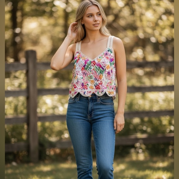 Handmade Tops - Hand Maid Bohemian Sequence Knit Cotton Crop Scalloped Top